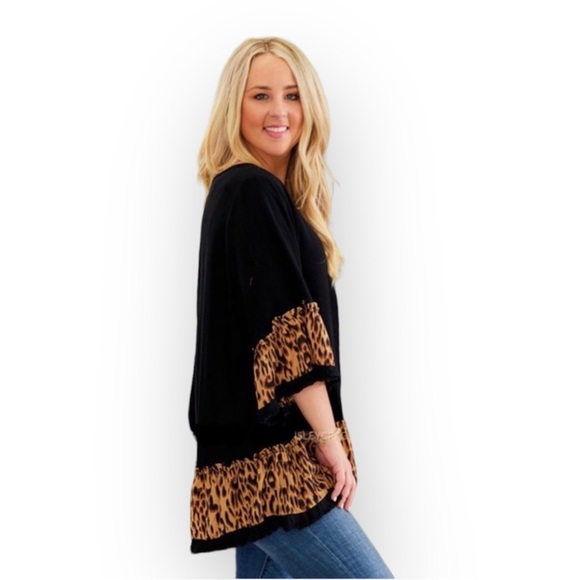 Umgee Black & Leopard print Tunic/Blouse-3/4” bell sleeves-NWT-Sz Small - Picture 2 of 7